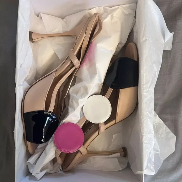 BRAND NEW MANOLO BLAHNIK slingback Sandals - Size 42 (US 12)
NEW IN BOX - Picture 4 of 7